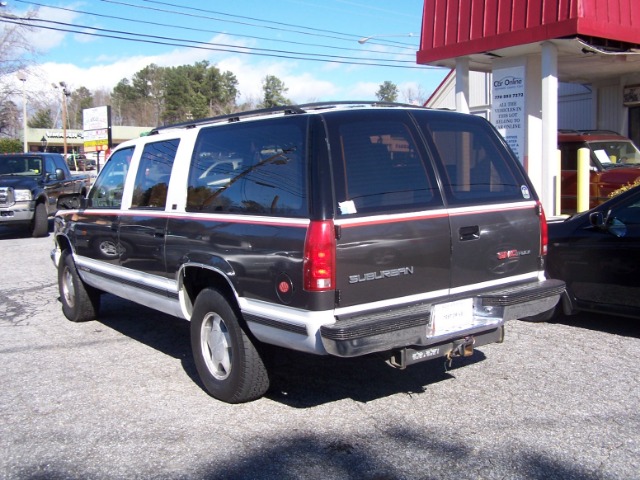 GMC Suburban 1992 photo 1