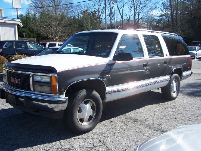 GMC Suburban 1992 photo 2