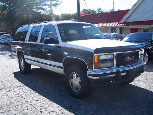GMC Suburban 1992 photo 3