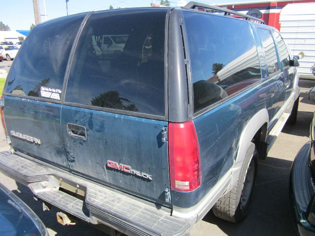 GMC Suburban 1993 photo 3