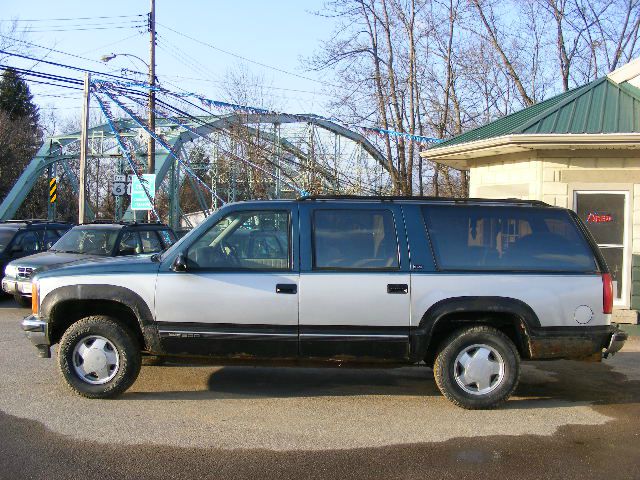 GMC Suburban 1993 photo 1