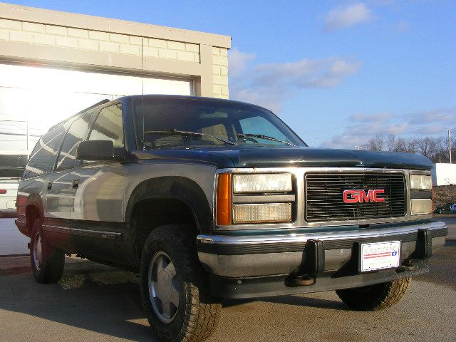 GMC Suburban 1993 photo 3