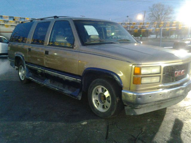 GMC Suburban 1995 photo 4