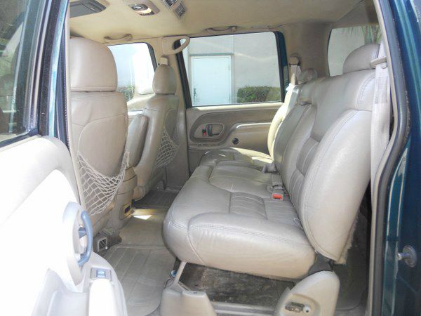 GMC Suburban 1996 photo 1