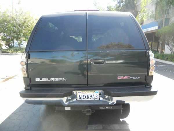 GMC Suburban 1996 photo 2