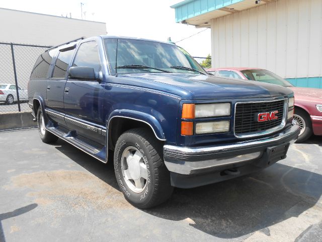 GMC Suburban 1996 photo 4