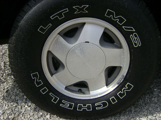 GMC Suburban Unknown SUV