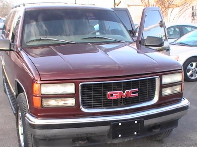 GMC Suburban Unknown Sport Utility