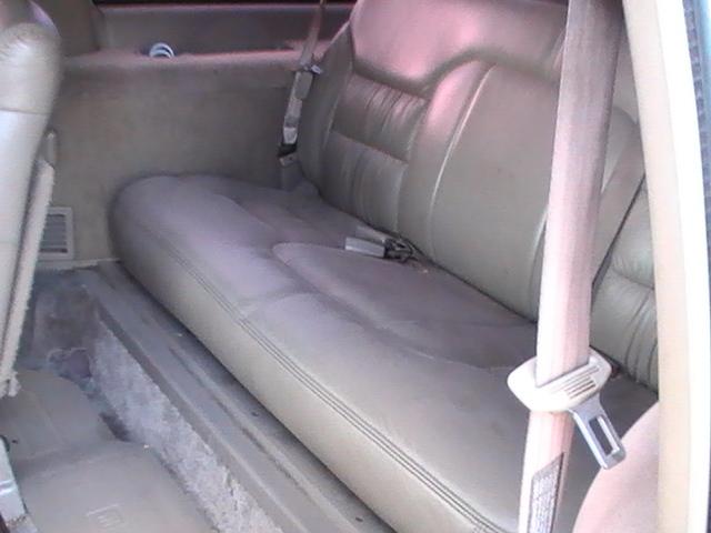 GMC Suburban 1997 photo 4