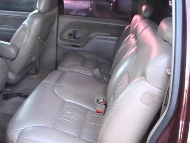 GMC Suburban 1997 photo 5