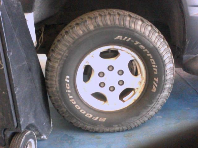 GMC Suburban 1998 photo 4