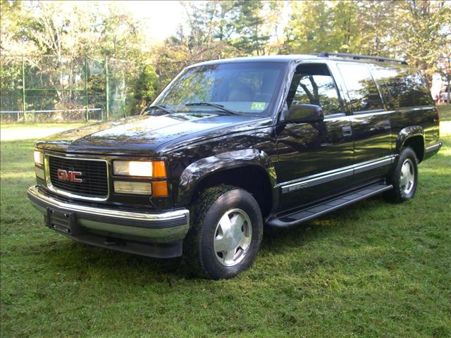 GMC Suburban Unknown Sport Utility