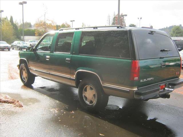 GMC Suburban 1999 photo 3