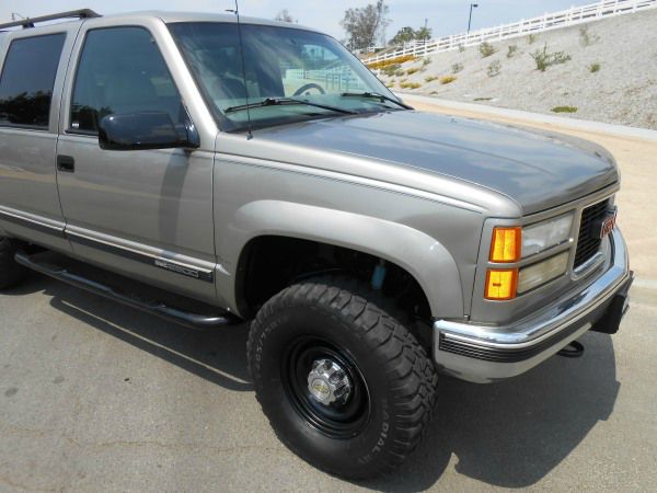 GMC Suburban SL1 SUV