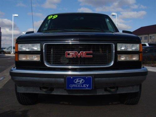 GMC Suburban 1999 photo 3