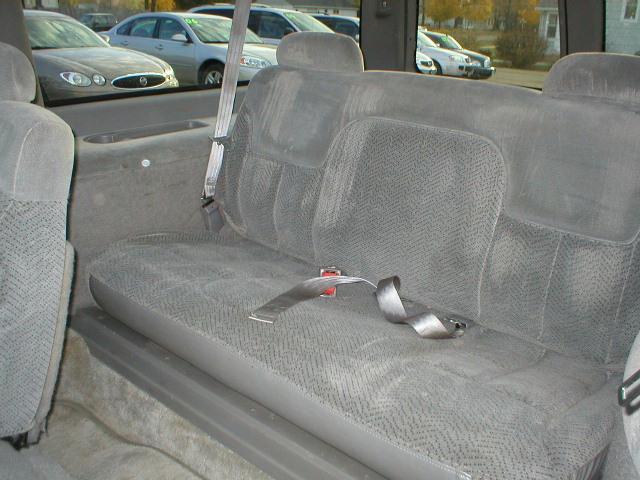 GMC Suburban 1999 photo 5