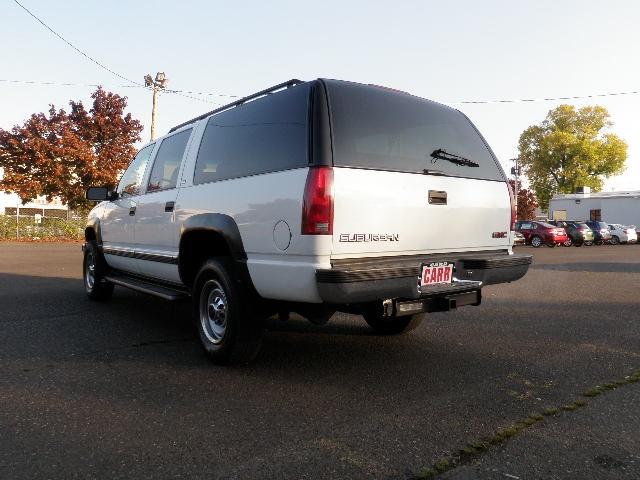 GMC Suburban 1999 photo 2