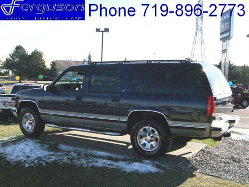 GMC Suburban 1999 photo 2