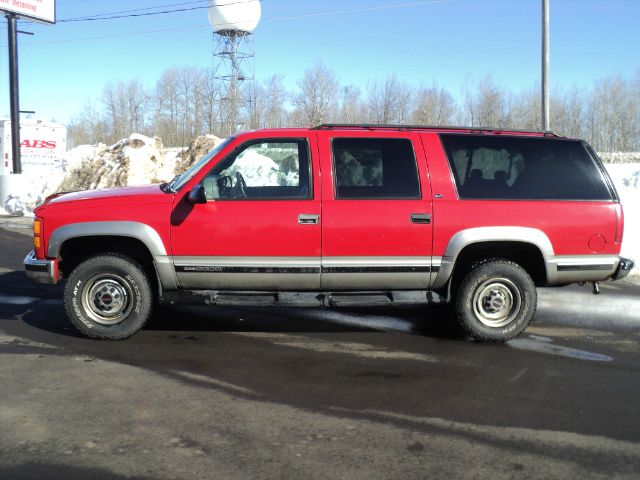 GMC Suburban 1999 photo 4