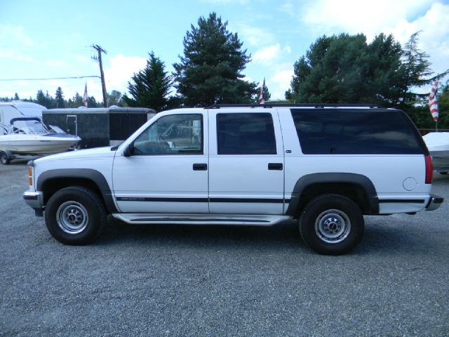 GMC Suburban Extended Cab 4-wheel Drive LTZ SUV