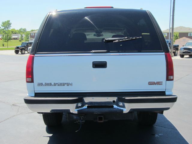 GMC Suburban SLT SUV