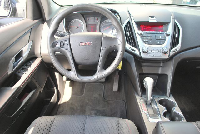 GMC Terrain 2010 photo 2