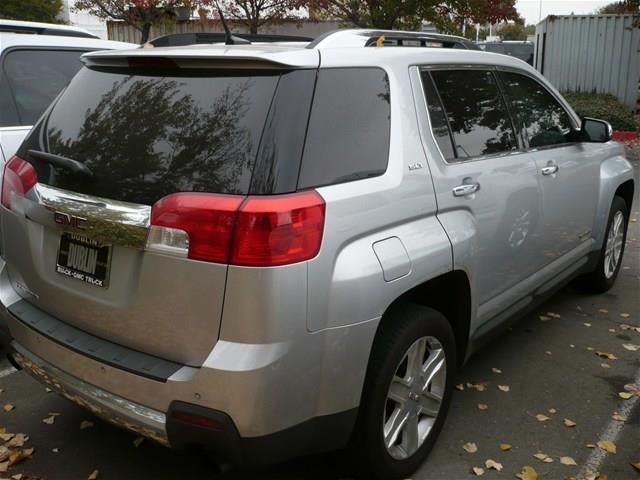 GMC Terrain 2010 photo 2