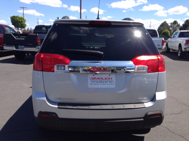 GMC Terrain 2011 photo 2