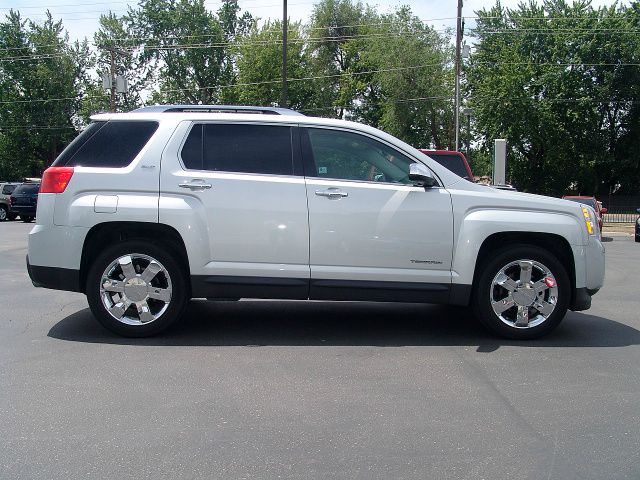 GMC Terrain 2011 photo 1