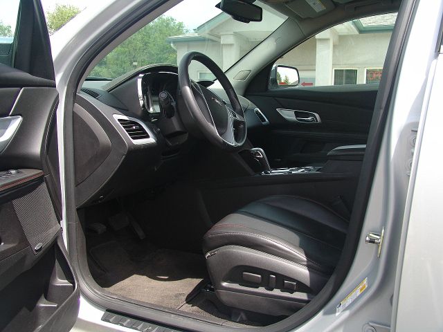 GMC Terrain 2011 photo 2