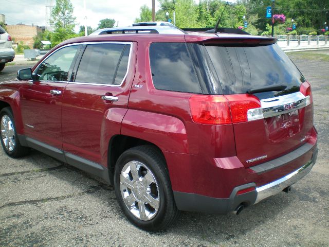 GMC Terrain 2011 photo 2