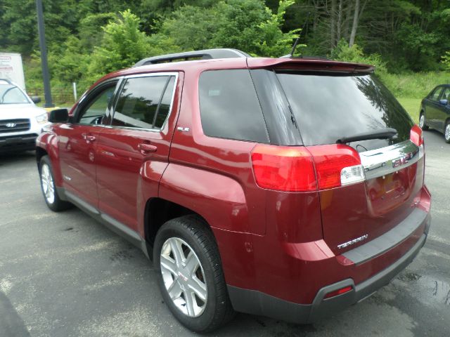 GMC Terrain 2011 photo 2