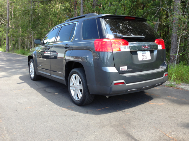 GMC Terrain 2011 photo 1