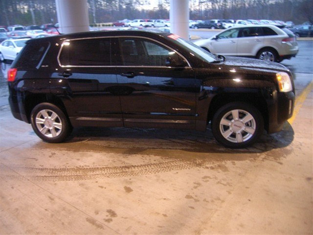 GMC Terrain 2012 photo 2