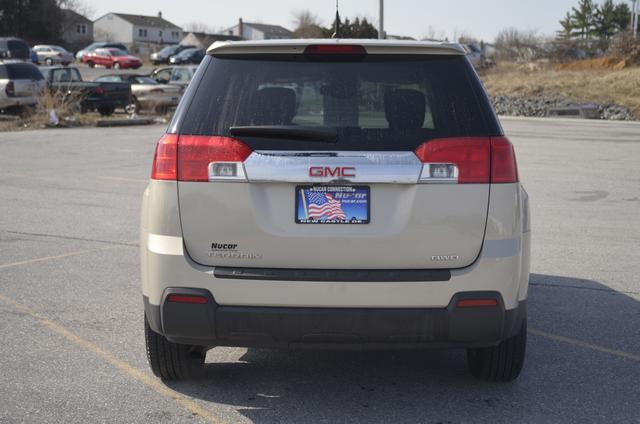 GMC Terrain 2012 photo 2