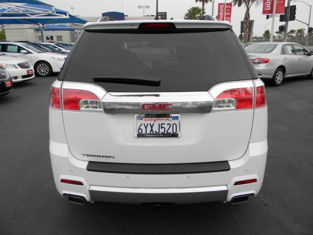 GMC Terrain 2013 photo 1