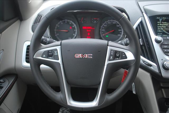 GMC Terrain 2013 photo 24