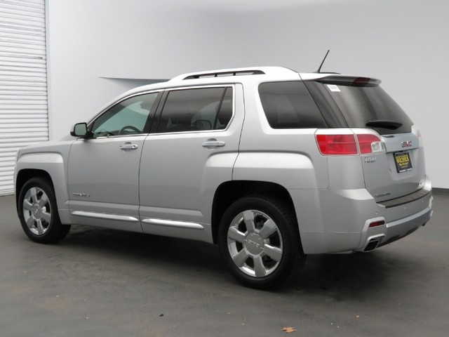 GMC Terrain 2013 photo 2