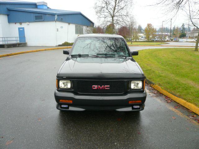 GMC Typhoon 1993 photo 2