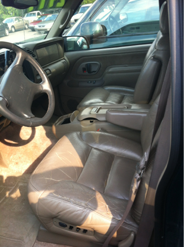 GMC Unspecified C350 4dr Sdn 3.5L Sport RWD Sedan SUV