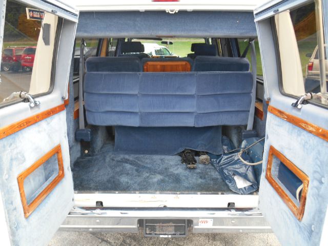 GMC Vandura G2500 SE - Convertible Sharp Passenger Van