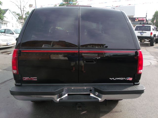GMC Yukon 1995 photo 3