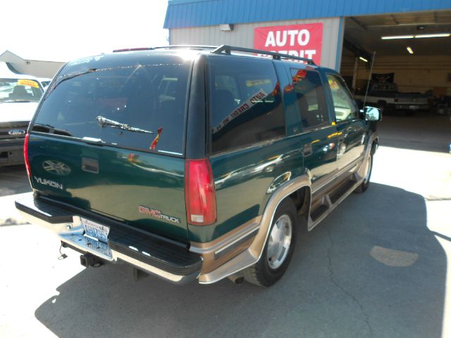 GMC Yukon 1996 photo 2