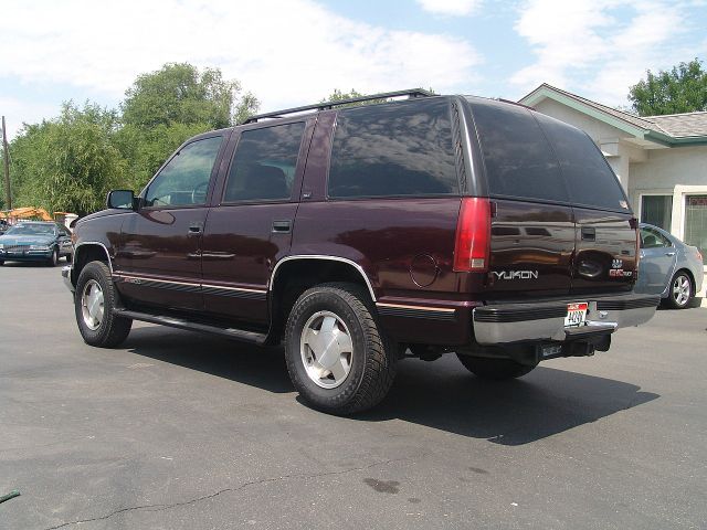 GMC Yukon 1996 photo 2