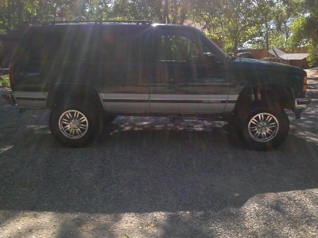 GMC Yukon 1997 photo 4