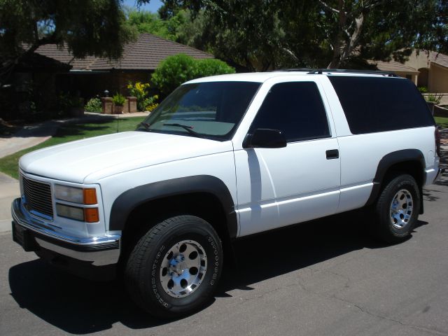 GMC Yukon 1997 photo 1