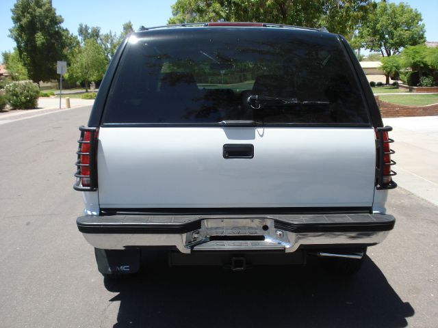 GMC Yukon 1997 photo 4