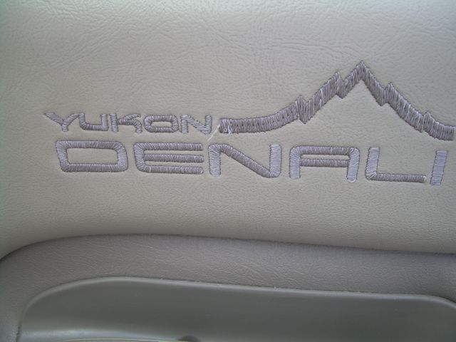 GMC Yukon 1999 photo 12