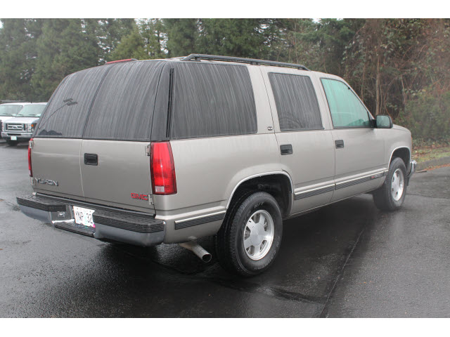 GMC Yukon 1999 photo 2