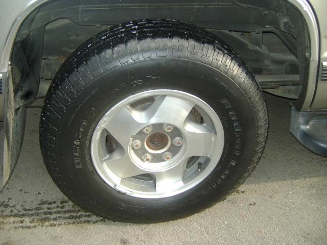 GMC Yukon 1999 photo 1